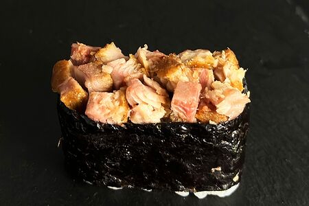 Гункан с угрём