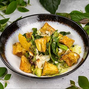 Салат с хрустящим баклажаном