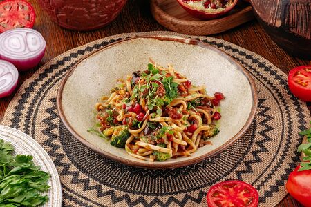 Лапшеби с томленым ягненком