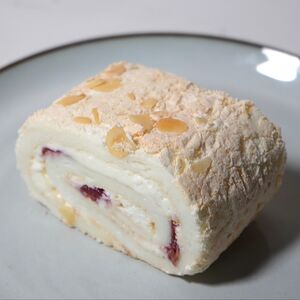 Меренговый десерт (рулет)