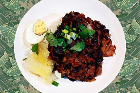 Свинина с томатами и овощами