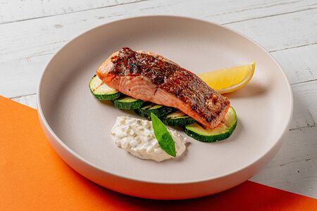 Форель с цукини