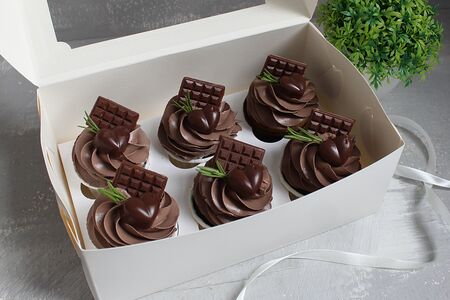 Капкейки №7 шоколадные с сердечками