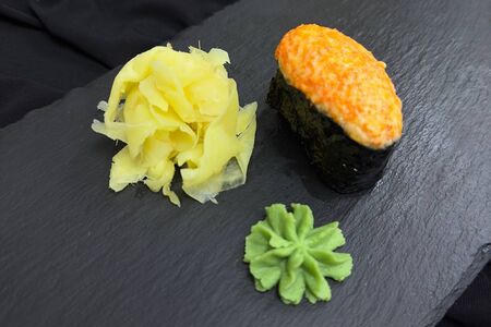 Суши Запеченные под Яки соусом (мидии)