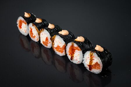 Малый ролл с лососем и крабом №72