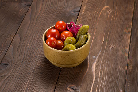 Ассорти маринованных овощей