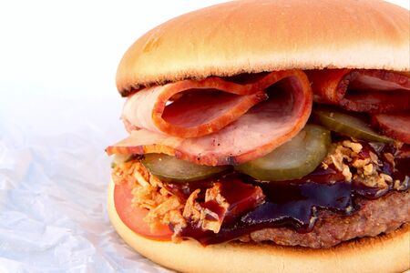 Бургер с беконом