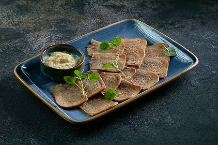 Отварной язык