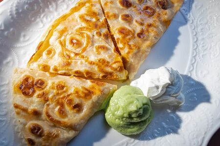 Кесадилья с курицей или говядиной