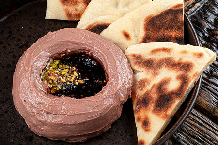 Паштет из печени цыпленка с тутовым вареньем