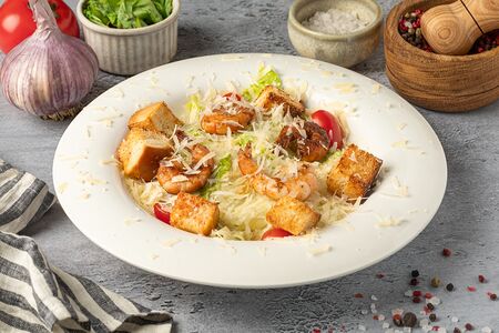 Салат Цезарь с креветками