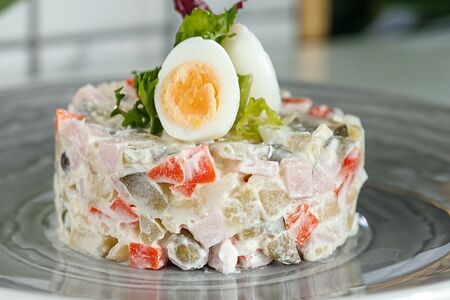 Оливье с куриным филе гриль