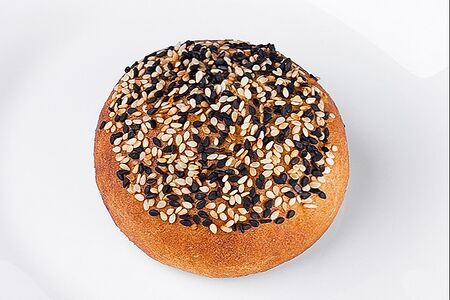 Булочка гречневая с кунжутом