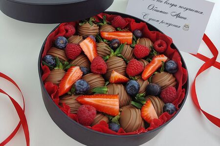 Черная круглая коробка