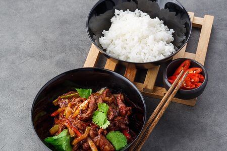 Говядина Хойсин с кокосовым рисом