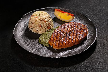 Стейк из лосося