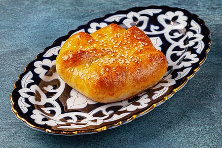 Булочка с творогом