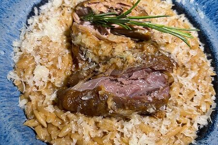 Ювеци мэ арнаки 