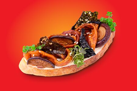 Тост японский с шиитаке и веган-унаги