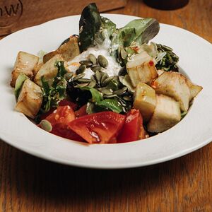 Салат с хрустящими баклажанами