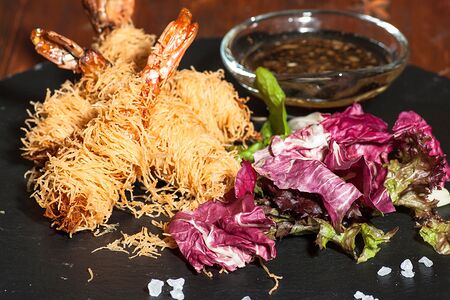 Тигровые креветки в тесте Катаифи