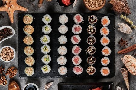 Классичесикий Хосомаки с чукой