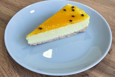 Чизкейк Манго-маракуйя