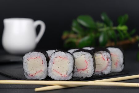 Ролл Маки Краб