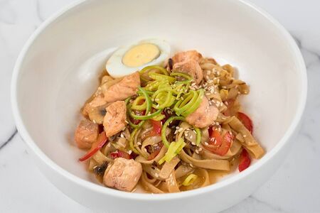 Удон со свининой