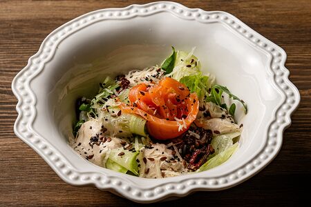 Салат со слабосоленым лососем