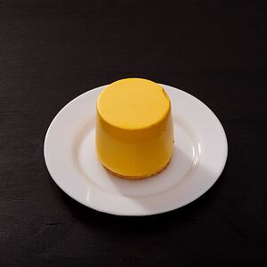 Пирожное Манго-маракуйя