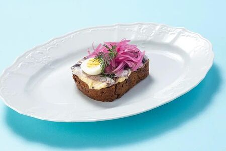 Сморреброд с балтийской килькой