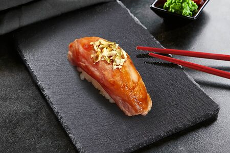 Туна маринадо