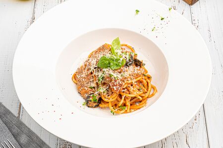 Паста с говядиной и вялеными томатами