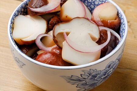 Маринованные белые грибы