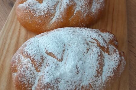 Пирожок с вишней