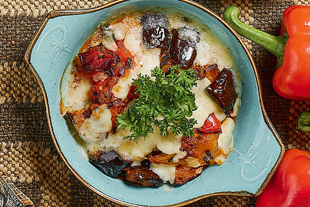 Аджапсандали с сыром