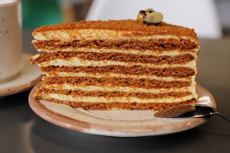 Медовик классический