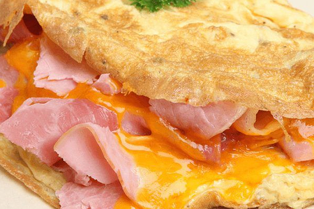 Омлет с ветчиной и сыром