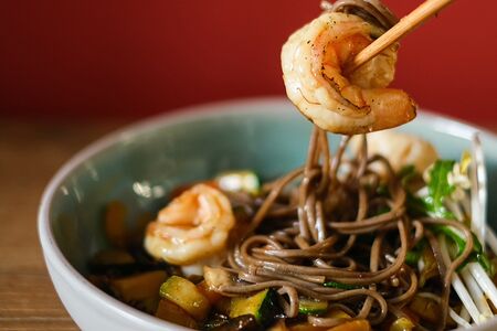 Гречневая лапша с креветками