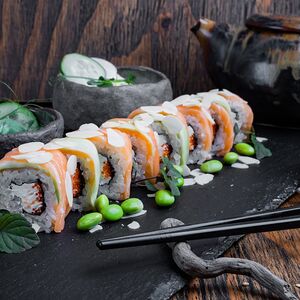 Лосось с лепестками миндаля