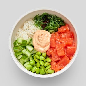 Поке с лососем спайси