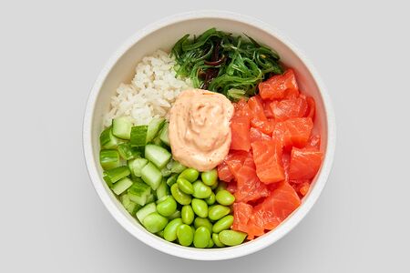 Поке с лососем спайси