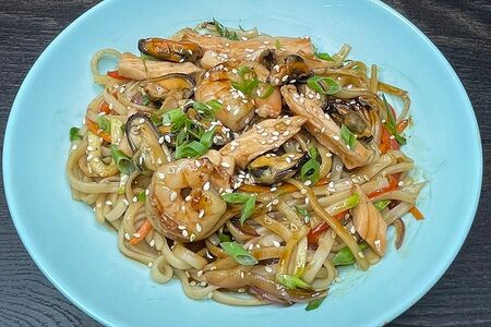 Удон с морепродуктами