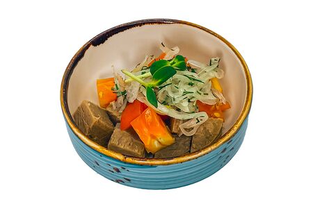 Салат Охотничий с говядиной и маринованным лучком