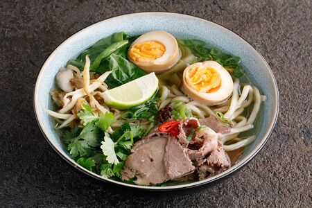 Рамен с ростбифом