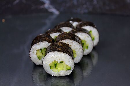 Маки с огурцом