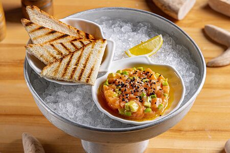 Тартар из свежего лосося