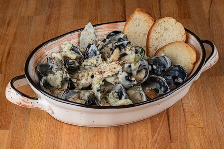 Мидии дорблю с миндалём