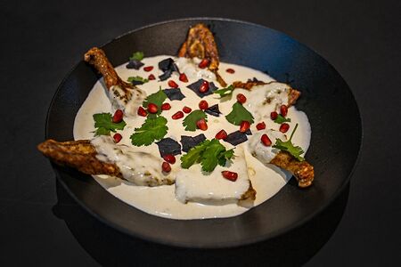 Цыпленок по-чкмерски из печи под сливочно-чесночным соусом